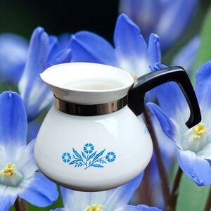 Corningware Vintage Cornflower Blue 6-Cup White Stove Top Tea Coffee Pot